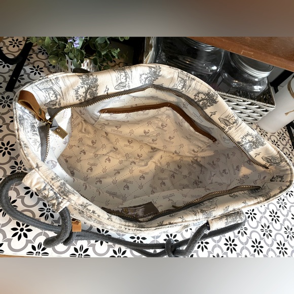 Farmhouse is my Style Classic Farmhouse Bag - Picture 7 of 13